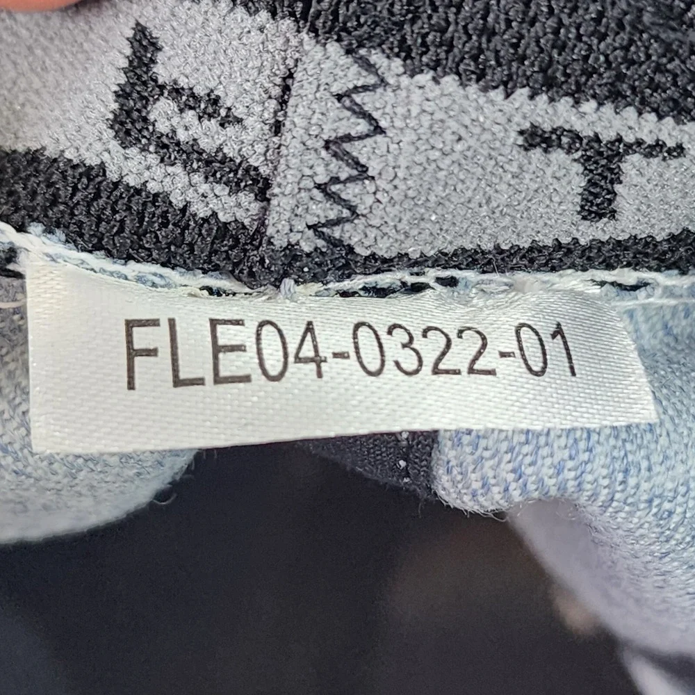 Volcom Stone Gray Hat Mens S/M Navy Blue Flexfit‎ Pre-Curved Sports Cap
